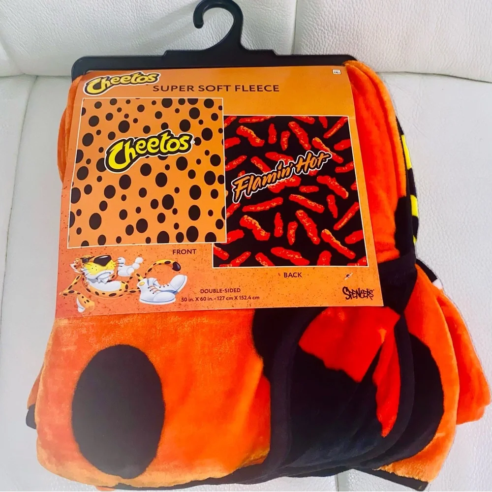 Cheetos Super Soft Fleece REVERSIBLE Blanket - Picture 2 of 2
